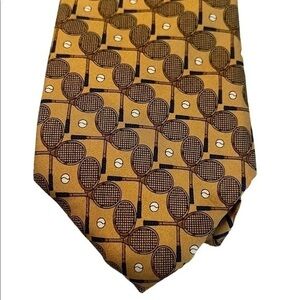 Brooks Brothers Makers 100% silk tennis themed dark gold tie w rackets & balls